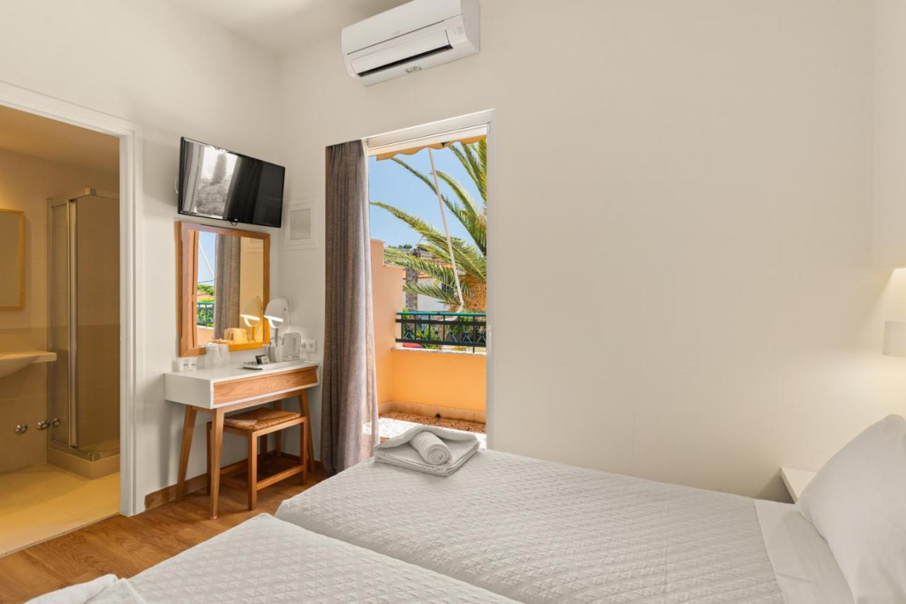 Lefktron Hotel Stoupa Luaran gambar