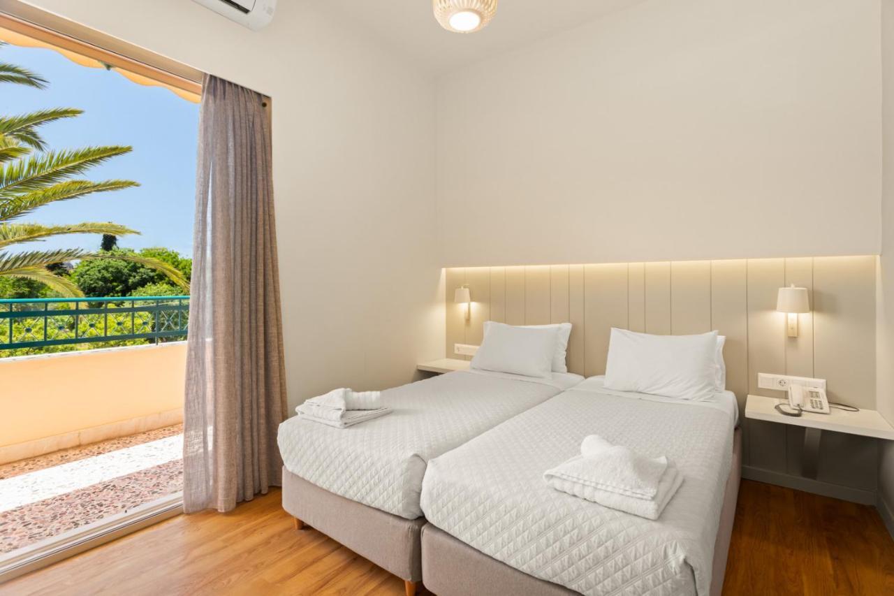 Lefktron Hotel Stoupa Luaran gambar