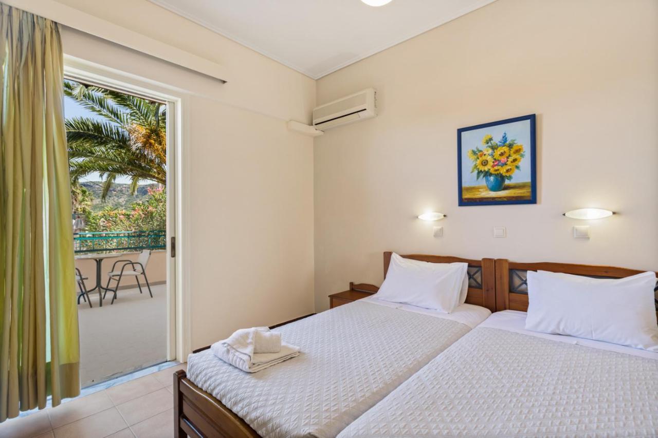 Lefktron Hotel Stoupa Luaran gambar