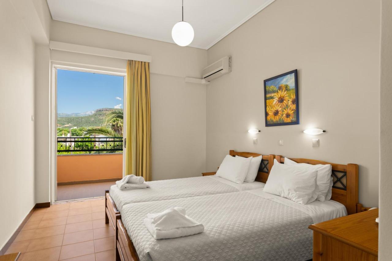 Lefktron Hotel Stoupa Luaran gambar